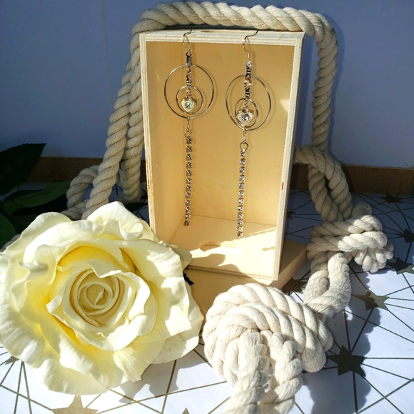 Dangle earrings - Picture 3 of 3